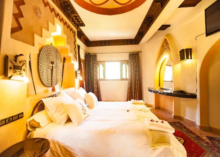 Zagora hotels near Amezrou